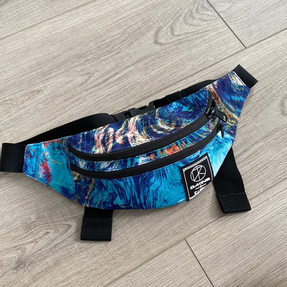 Dakine waist pack